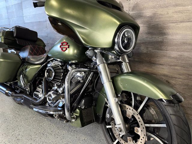 2017 Harley-Davidson FLHX Street Glide Custom! - 22943900 - 1