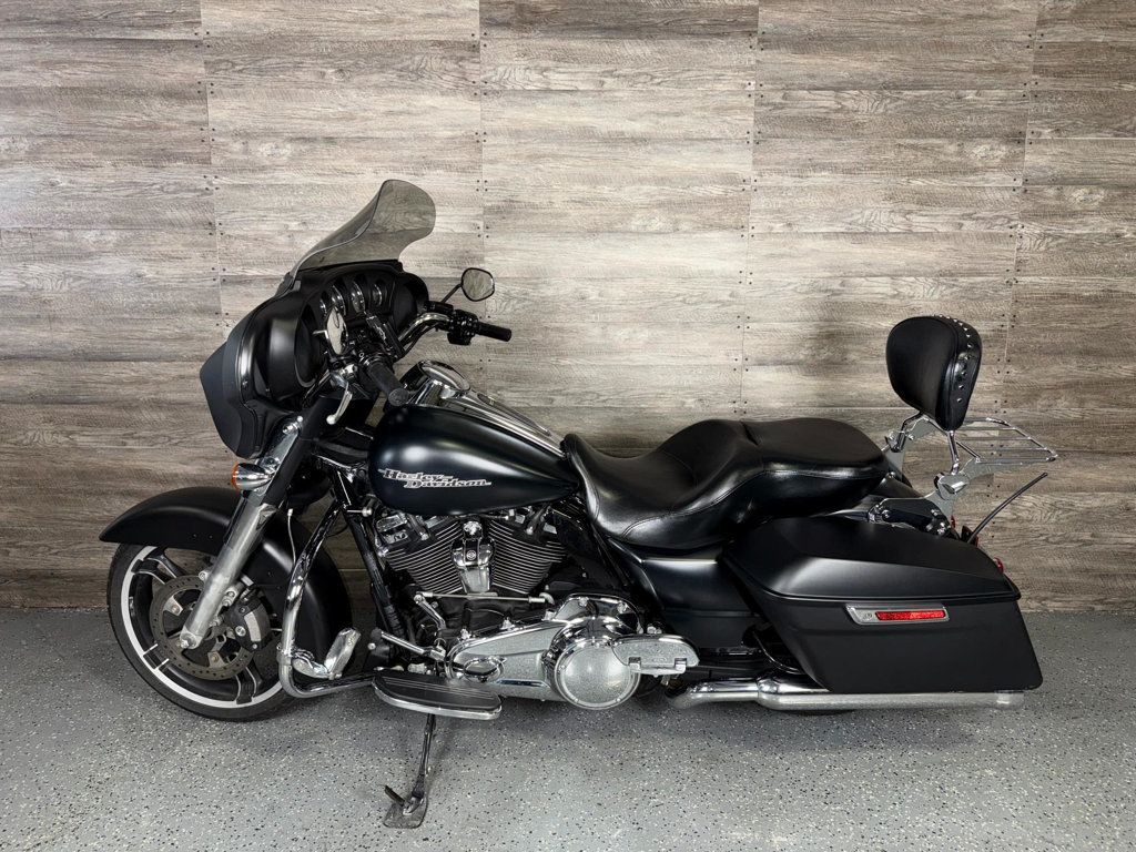 2017 Harley-Davidson FLHX Street Glide SUPER CLEAN! - 22904152 - 11