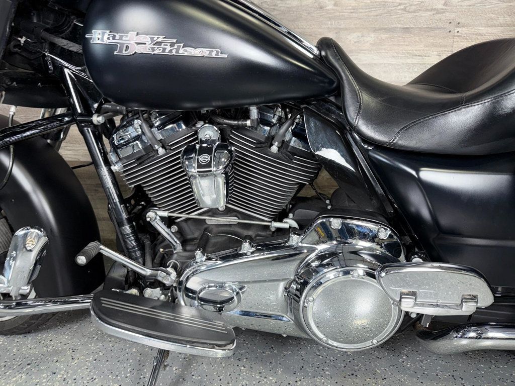 2017 Harley-Davidson FLHX Street Glide SUPER CLEAN! - 22904152 - 13