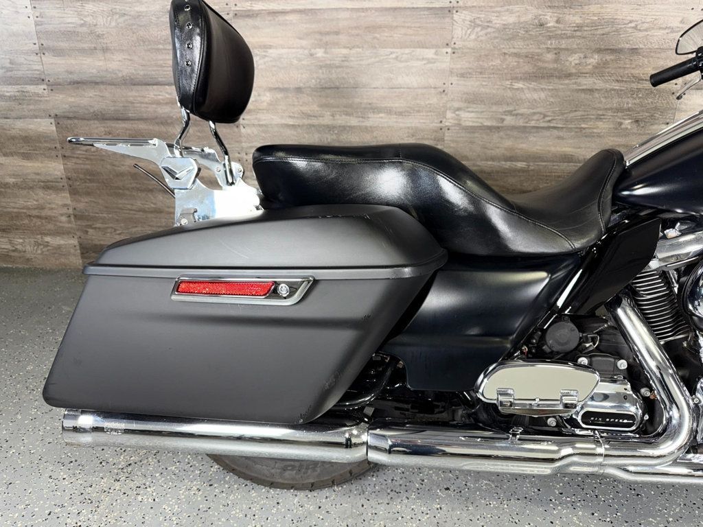2017 Harley-Davidson FLHX Street Glide SUPER CLEAN! - 22904152 - 5