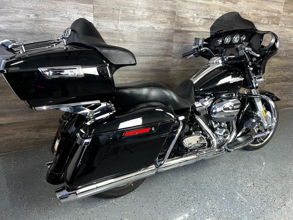 2017 Harley-Davidson FLHXS Street Glide Special One Owner! - 22406089 - 2