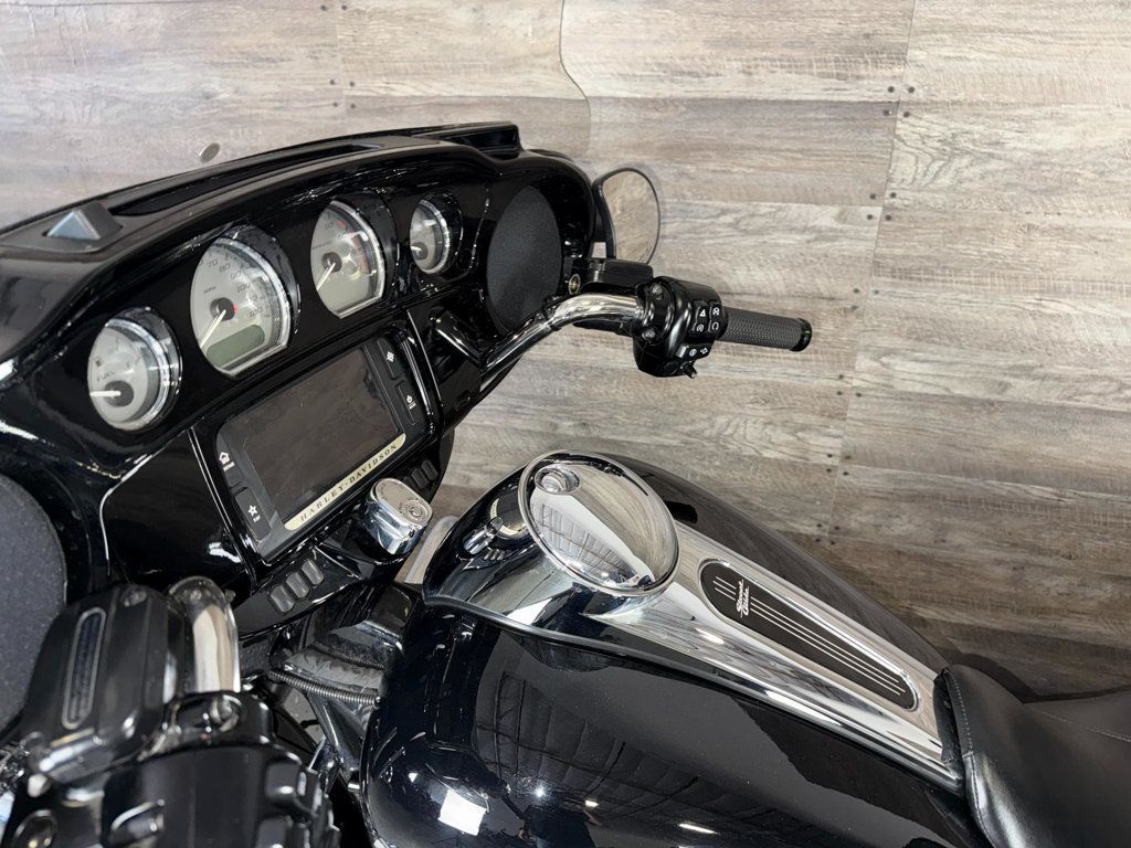 2017 Harley-Davidson FLHXS Street Glide Special One Owner! - 23021783 - 12