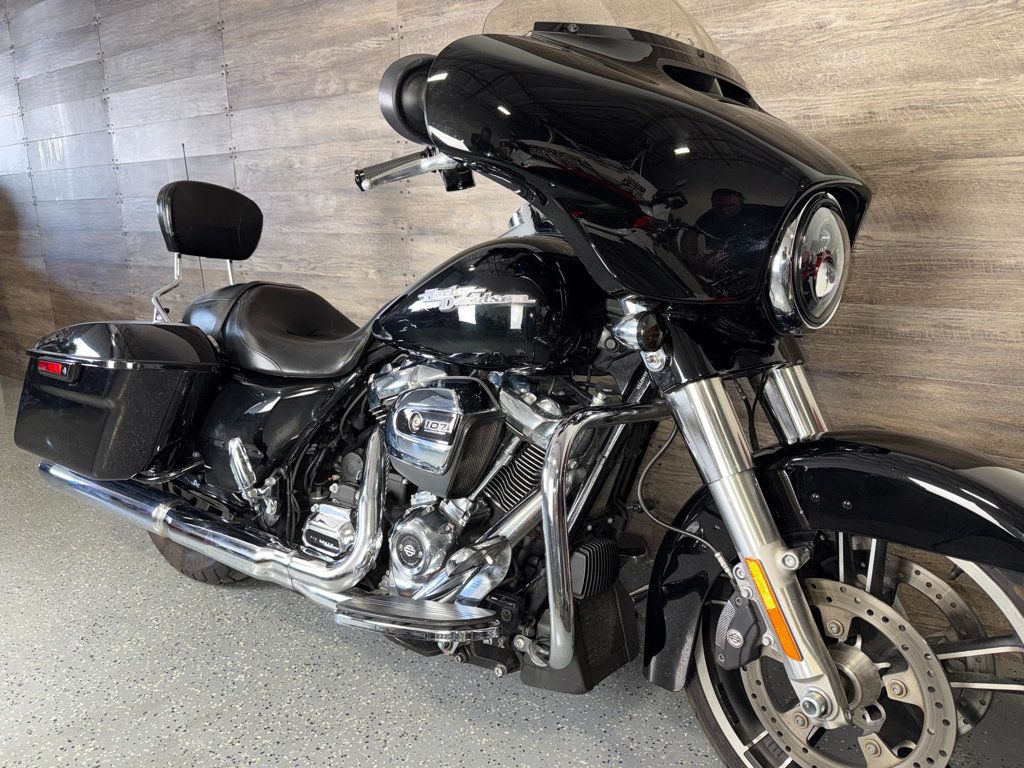 2017 Harley-Davidson FLHXS Street Glide Special One Owner! - 23021783 | Video 2