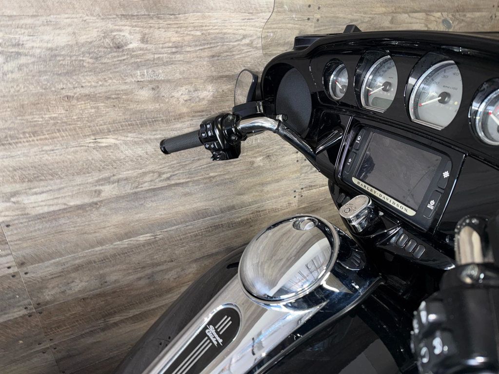 2017 Harley-Davidson FLHXS Street Glide Special One Owner! - 23021783 - 8