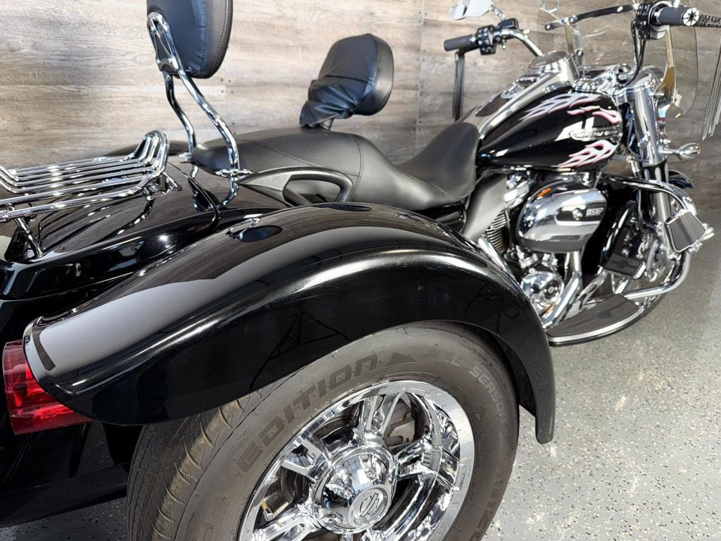 2017 Harley-Davidson FLRT Freewheeler One Owner! - 22932876 - 2