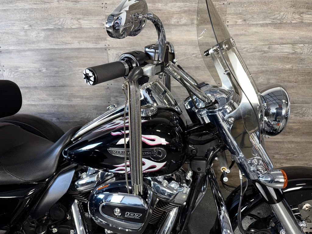 2017 Harley-Davidson FLRT Freewheeler One Owner! - 22932876 - 3