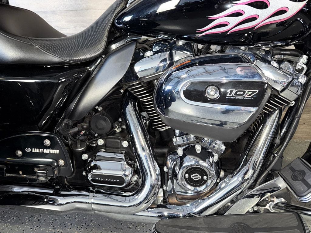 2017 Harley-Davidson FLRT Freewheeler One Owner! - 22932876 - 4