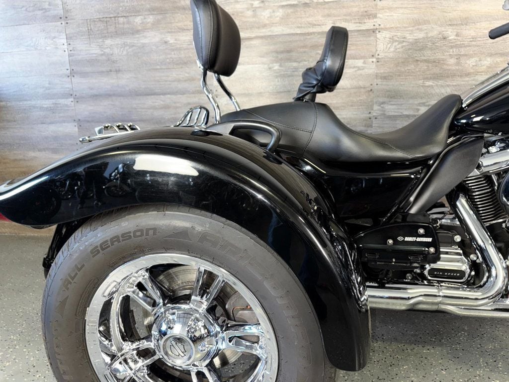 2017 Harley-Davidson FLRT Freewheeler One Owner! - 22932876 - 8