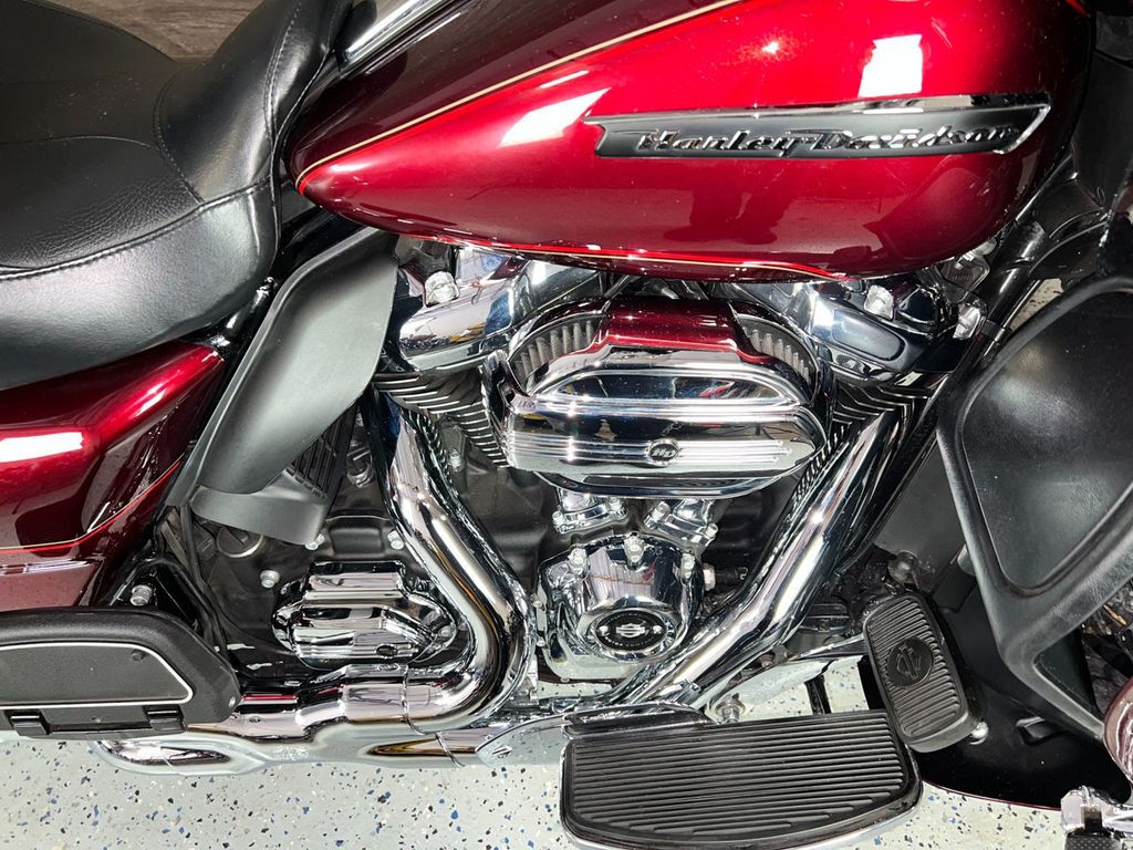 2017 Harley-Davidson FLTRU Road Glide Ultra SUPER CLEAN! - 22317281 - 5