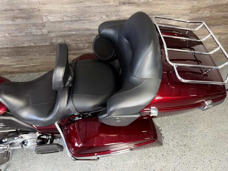 2017 Harley-Davidson FLTRU Road Glide Ultra SUPER CLEAN! - 22927222 - 12