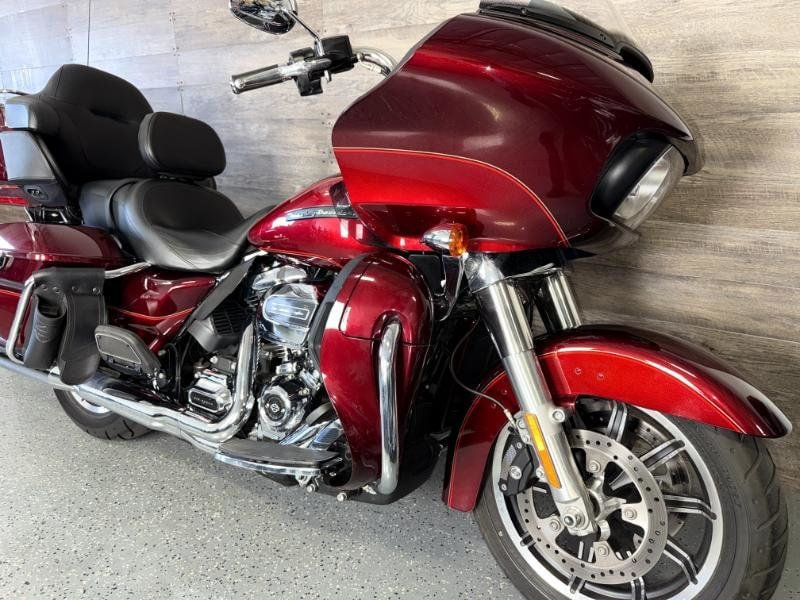 2017 Harley-Davidson FLTRU Road Glide Ultra SUPER CLEAN! - 22927222 - 1