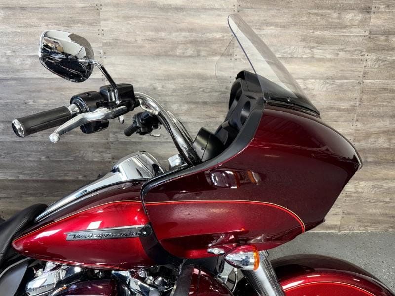 2017 Harley-Davidson FLTRU Road Glide Ultra SUPER CLEAN! - 22927222 - 3