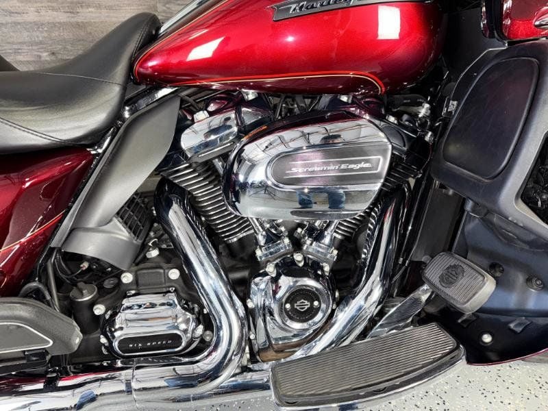 2017 Harley-Davidson FLTRU Road Glide Ultra SUPER CLEAN! - 22927222 - 5