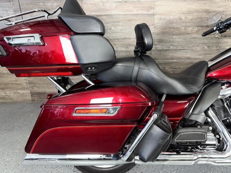 2017 Harley-Davidson FLTRU Road Glide Ultra SUPER CLEAN! - 22927222 - 7