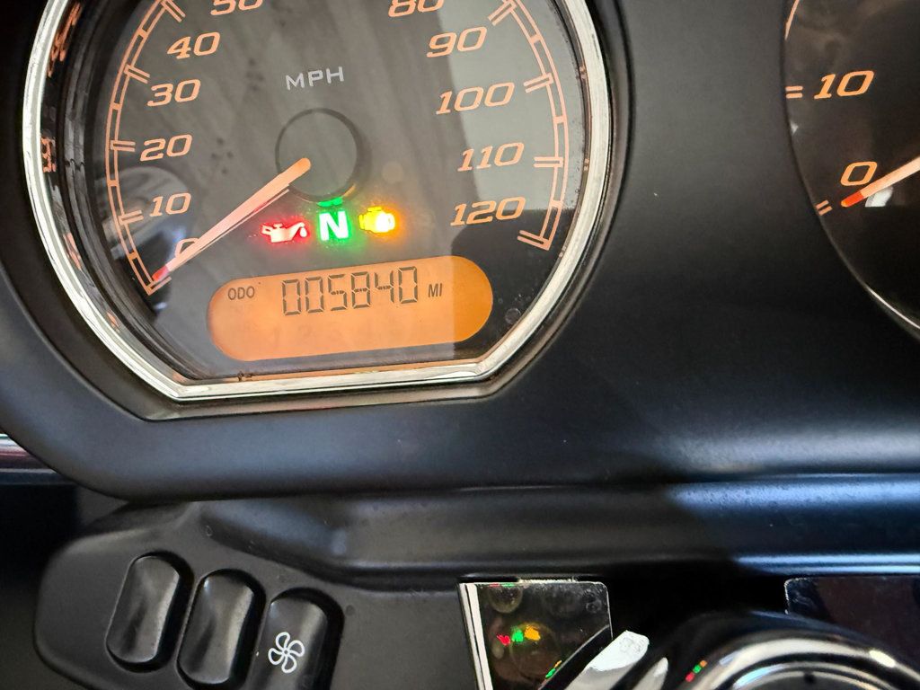 2017 Harley-Davidson FLTRU Road Glide Ultra SUPER CLEAN! - 22991972 - 9