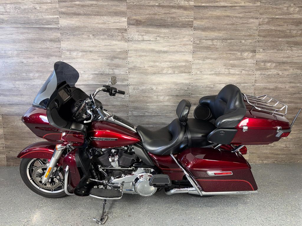 2017 Harley-Davidson FLTRU Road Glide Ultra SUPER CLEAN! - 22991972 - 10