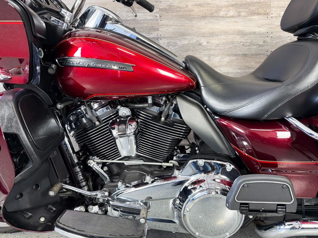 2017 Harley-Davidson FLTRU Road Glide Ultra SUPER CLEAN! - 22991972 - 12