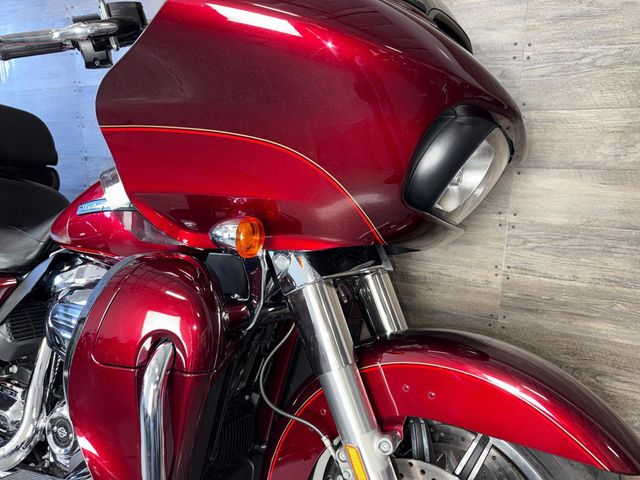 2017 Harley-Davidson FLTRU Road Glide Ultra SUPER CLEAN! - 22991972 - 4