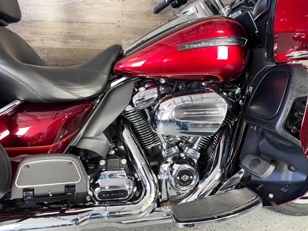 2017 Harley-Davidson FLTRU Road Glide Ultra SUPER CLEAN! - 22991972 - 6