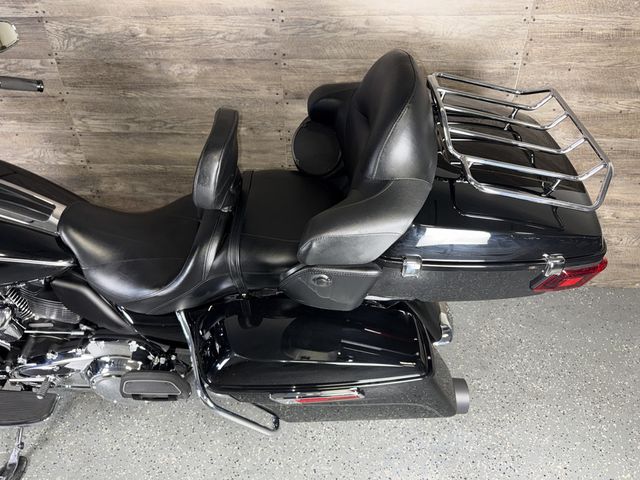 2017 Harley-Davidson FLTRU Road Glide Ultra SUPER CLEAN! - 23084047 - 13