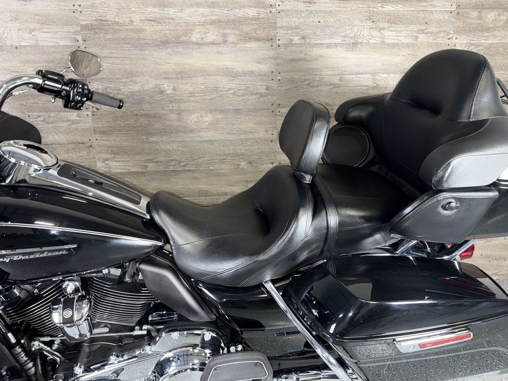 2017 Harley-Davidson FLTRU Road Glide Ultra SUPER CLEAN! - 23084047 - 14