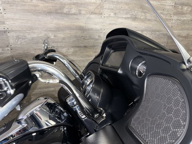 2017 Harley-Davidson FLTRU Road Glide Ultra SUPER CLEAN! - 23084047 - 7