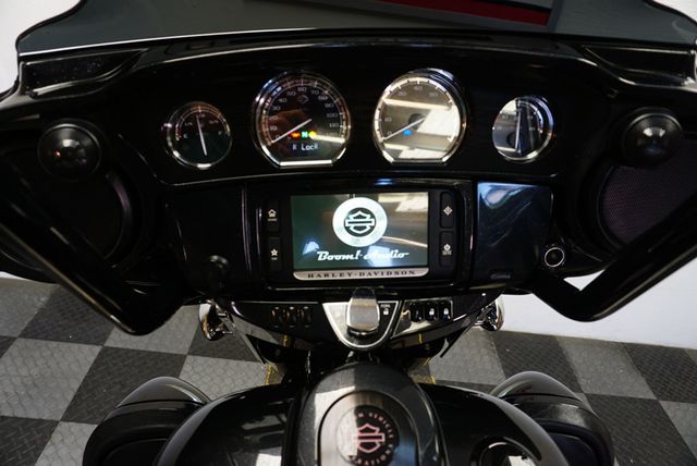 2017 Harley-Davidson Street Glide CVO FLHXSE 1-OWNER VERY NICE!!! - 22887781 - 13