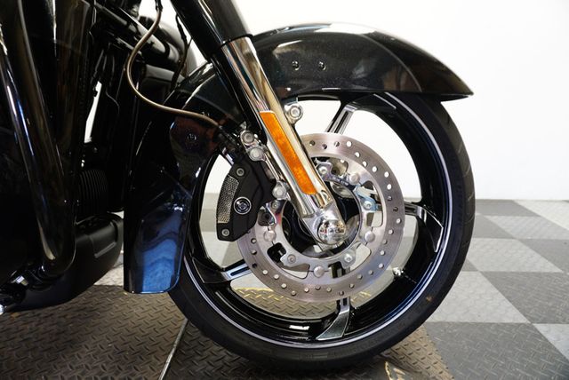 2017 Harley-Davidson Street Glide CVO FLHXSE 1-OWNER VERY NICE!!! - 22887781 - 19