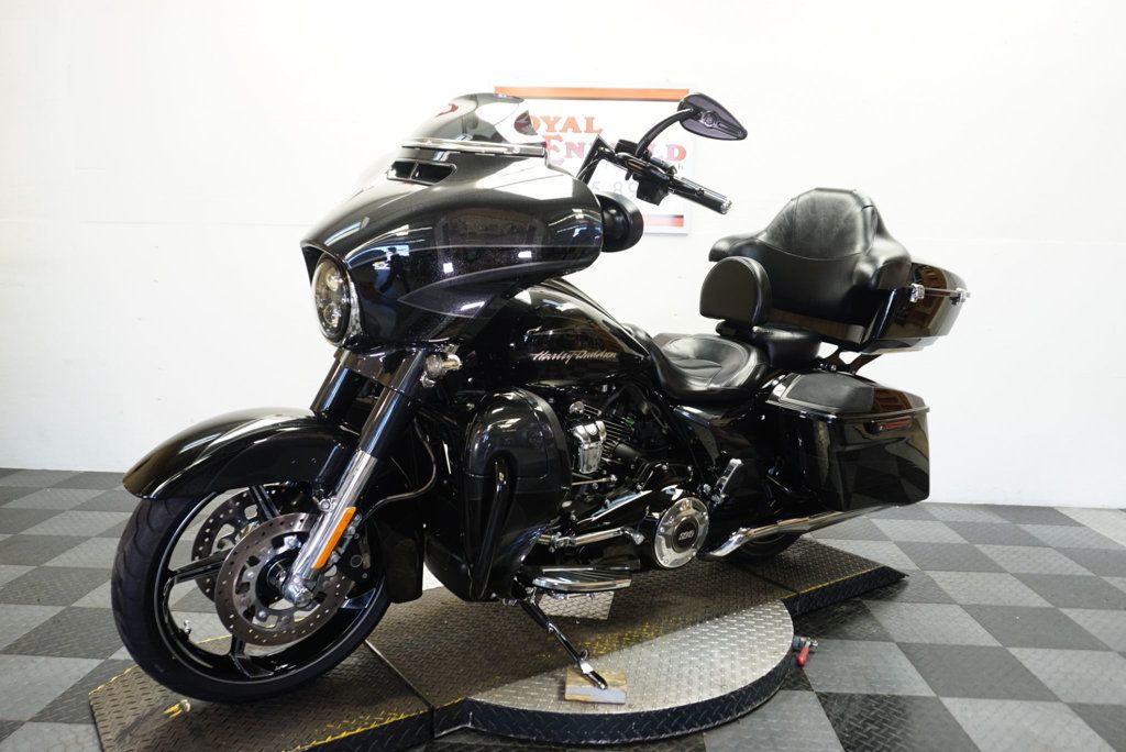 2017 Harley-Davidson Street Glide CVO FLHXSE 1-OWNER VERY NICE!!! - 22887781 - 2