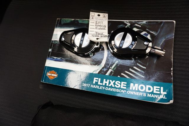 2017 Harley-Davidson Street Glide CVO FLHXSE 1-OWNER VERY NICE!!! - 22887781 - 30