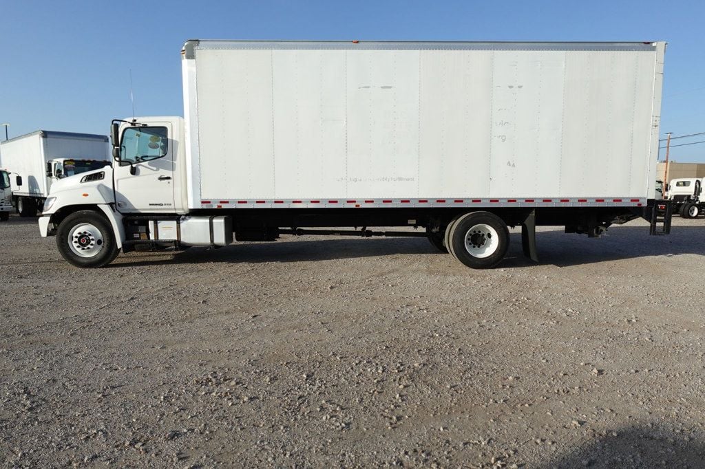 2017 HINO 268A (26ft Box with Gate) - 22511675 - 3