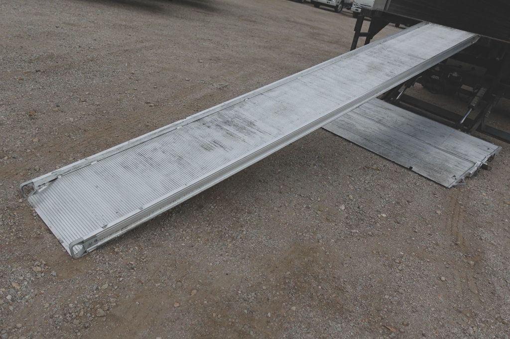 2017 HINO 338D (26ft Reefer with Lift Gate) - 22770909 - 12