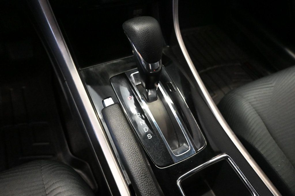 Honda Accord photo 13