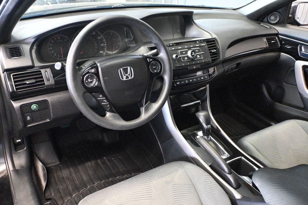 Honda Accord photo 9