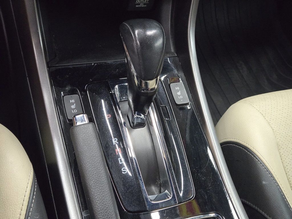 2017 Honda Accord Coupe Touring Automatic - 22915569 - 19