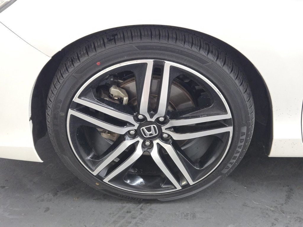 2017 Honda Accord Coupe Touring Automatic - 22915569 - 5