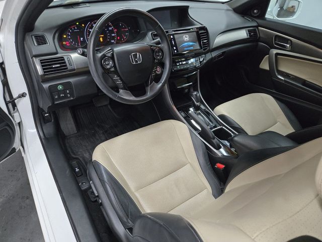 2017 Honda Accord Coupe Touring Automatic - 22915569 - 7