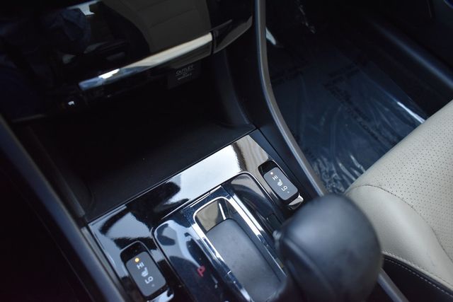 2017 Honda Accord Coupe Touring Automatic - 23001661 - 22