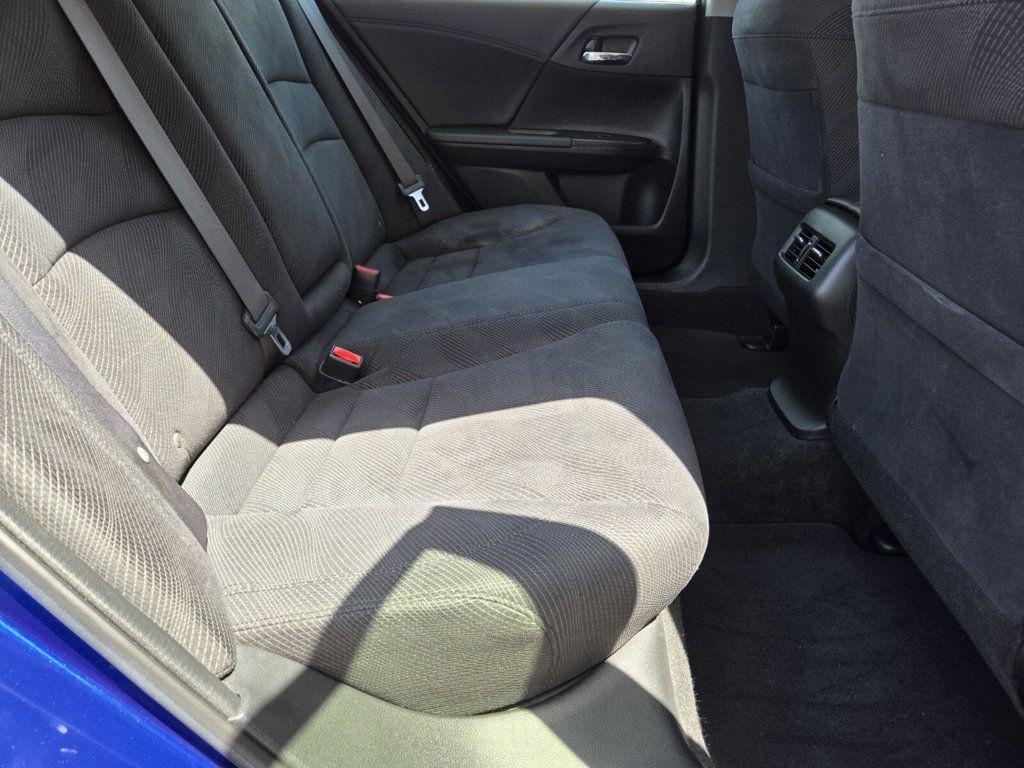 2017 Honda Accord Hybrid Sedan - 22843539 - 11