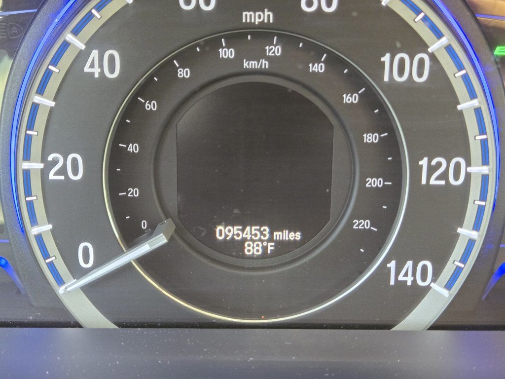 2017 Honda Accord Hybrid Sedan - 22843539 - 16