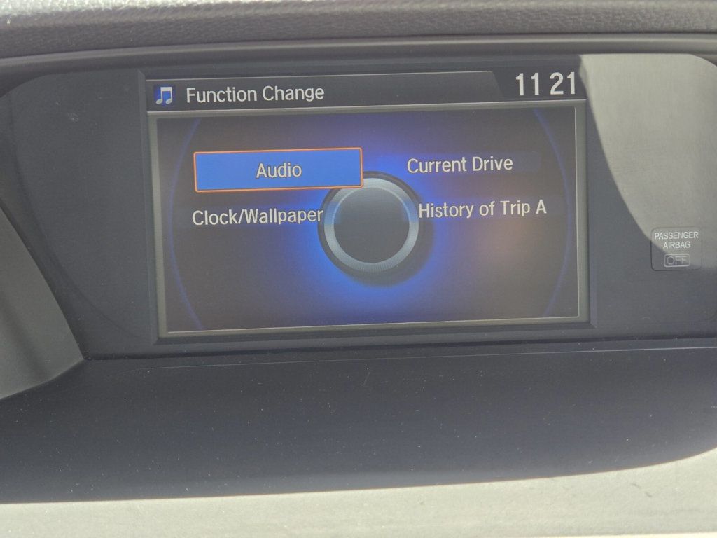 2017 Honda Accord Hybrid Sedan - 22843539 - 17