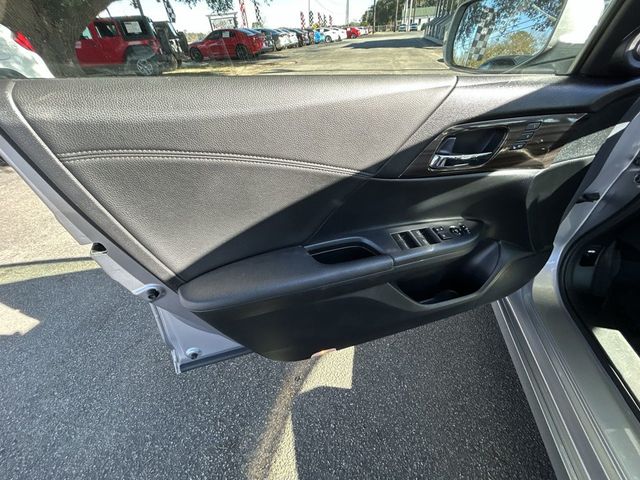 2017 Honda Accord Hybrid Touring Sedan - 22976196 - 11