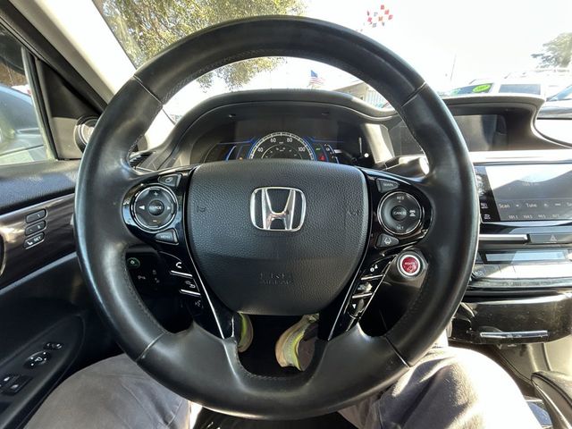 2017 Honda Accord Hybrid Touring Sedan - 22976196 - 14