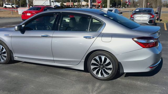 2017 Honda Accord Hybrid Touring Sedan - 22976196 - 5