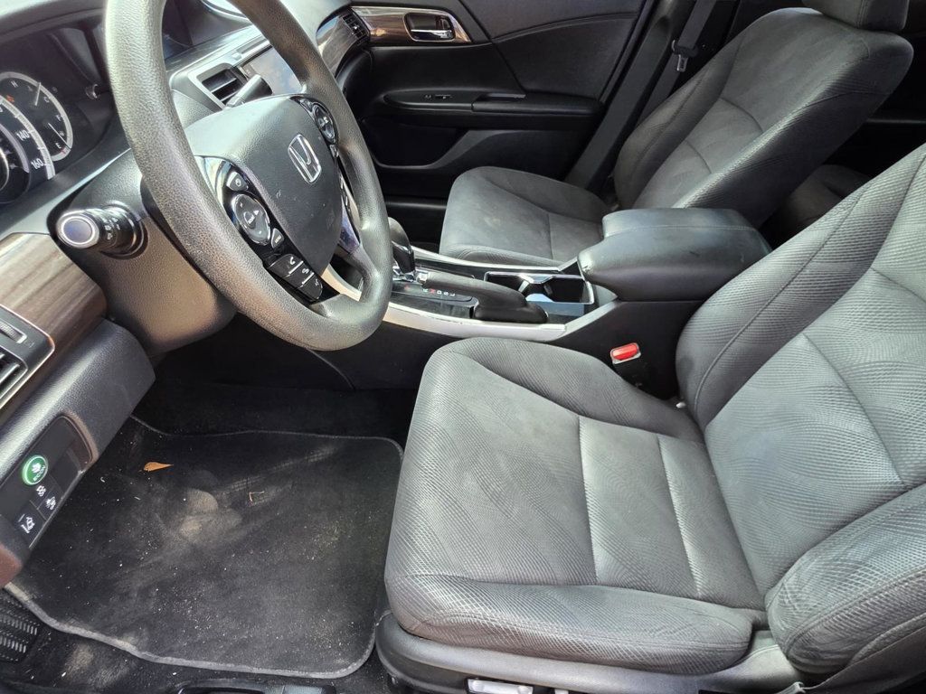 2017 Honda Accord EX photo 6