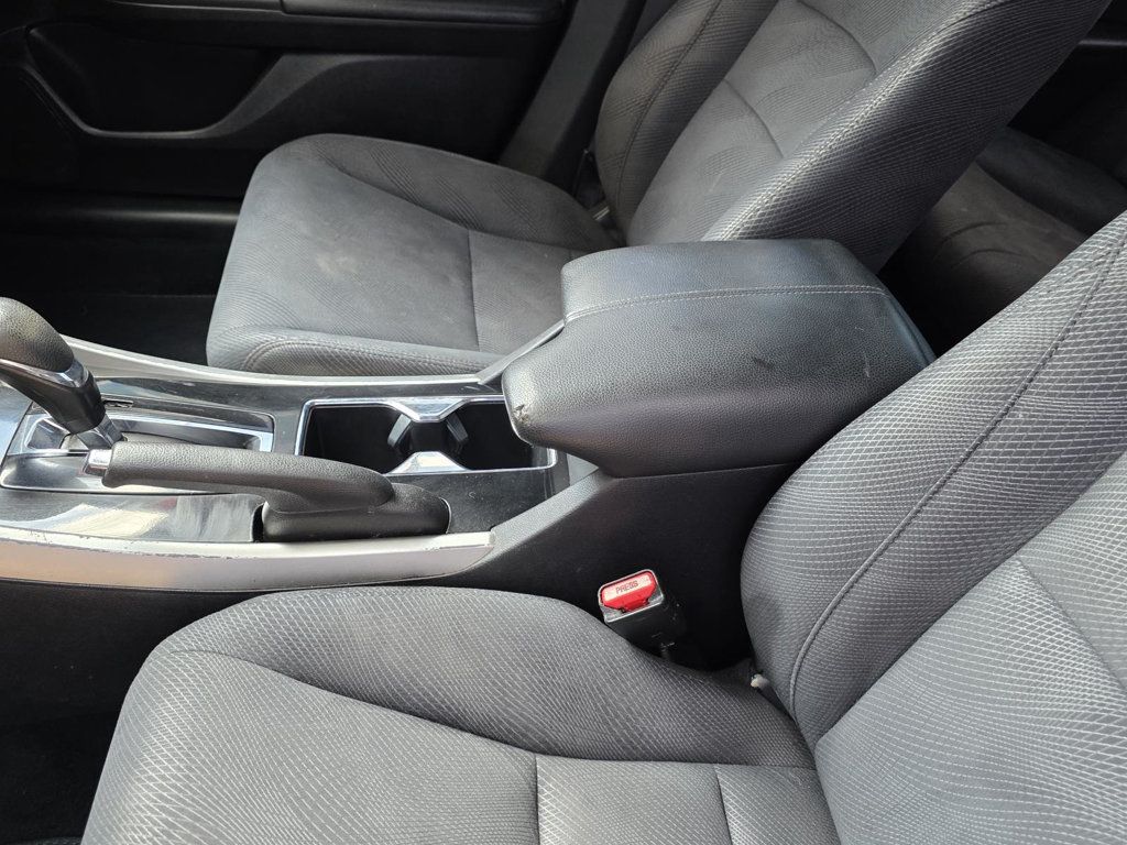 2017 Honda Accord EX photo 8