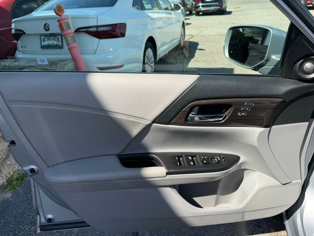 2017 Honda Accord Sedan EX-L CVT - 23003526 - 19