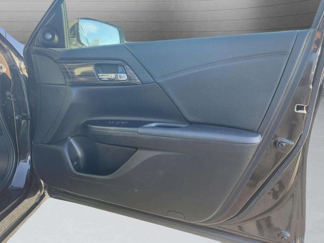 2017 Honda Accord Sedan EX-L CVT - 22946461 - 18