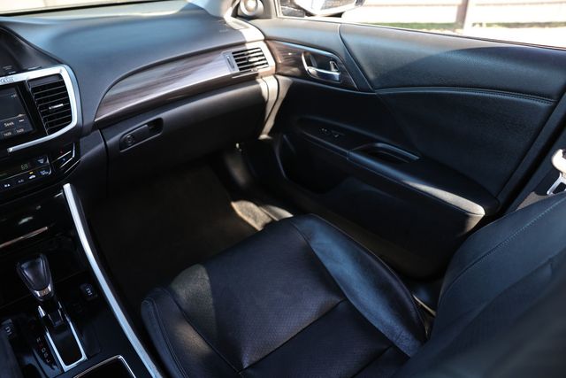 2017 Honda Accord Sedan EX-L CVT w/Navi & Honda Sensing - 23100376 - 25