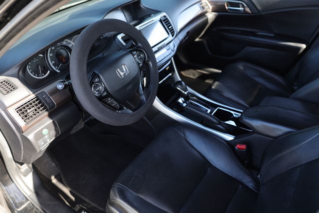 2017 Honda Accord Sedan EX-L CVT w/Navi & Honda Sensing - 23100376 - 5